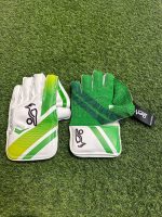 Kookaburra Keeping Gloves