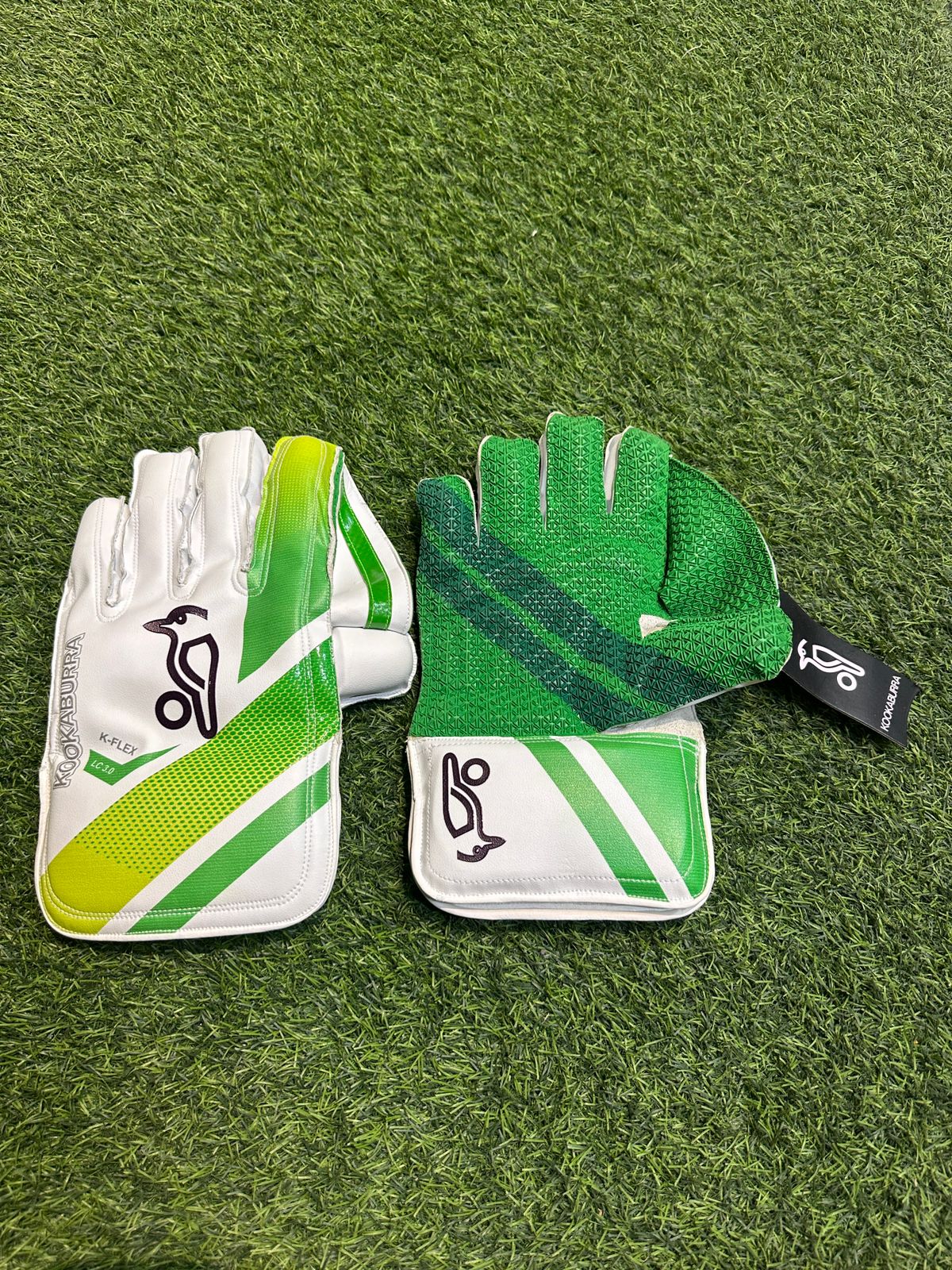 Kookaburra Keeping Gloves